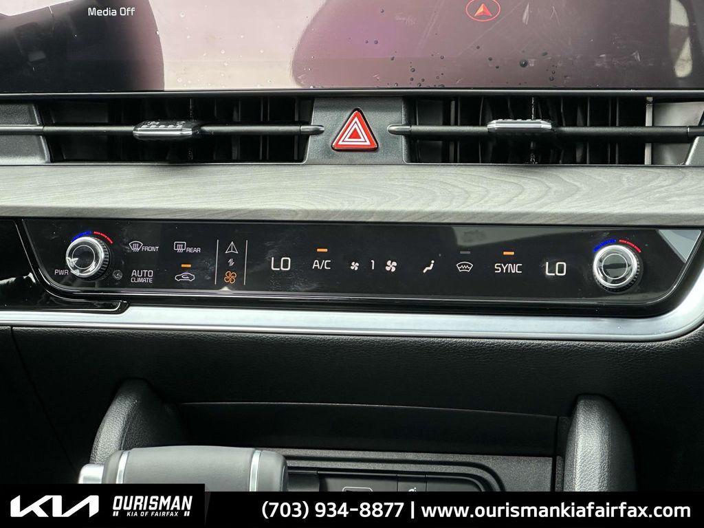 new 2025 Kia Sportage car, priced at $35,000