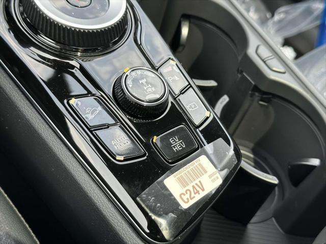 new 2025 Kia Sportage car, priced at $40,157