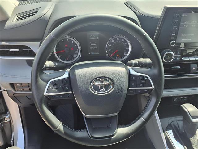 used 2022 Toyota Highlander car, priced at $26,000