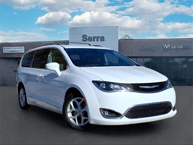 used 2018 Chrysler Pacifica car, priced at $13,000