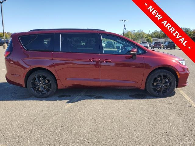 used 2023 Chrysler Pacifica car, priced at $32,500