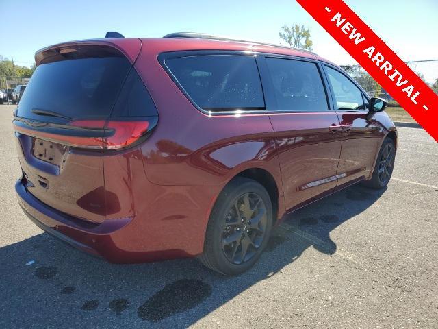 used 2023 Chrysler Pacifica car, priced at $32,500