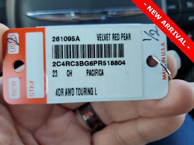 used 2023 Chrysler Pacifica car, priced at $32,500