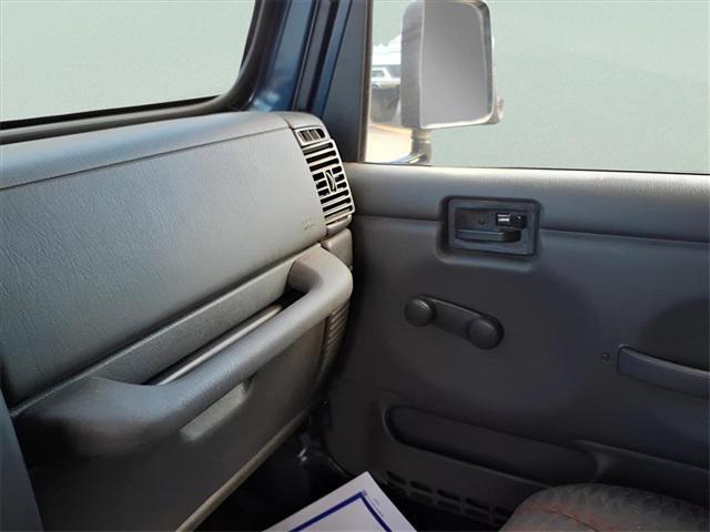 used 2000 Jeep Wrangler car, priced at $5,500
