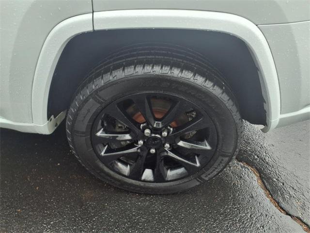 used 2017 Jeep Grand Cherokee car, priced at $18,000
