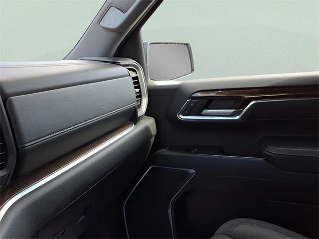 used 2024 GMC Sierra 1500 car, priced at $34,000