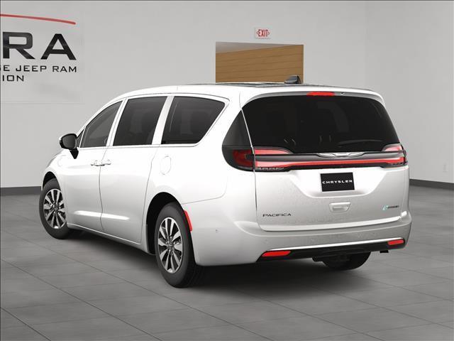 new 2025 Chrysler Pacifica Hybrid car, priced at $43,552