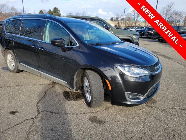 used 2017 Chrysler Pacifica car, priced at $13,500