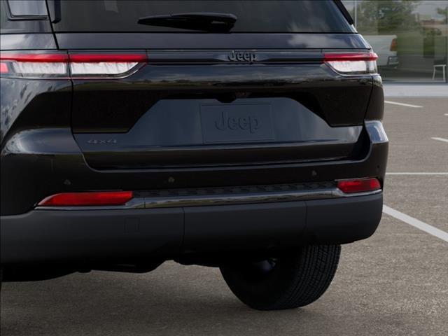 new 2025 Jeep Grand Cherokee car, priced at $41,623