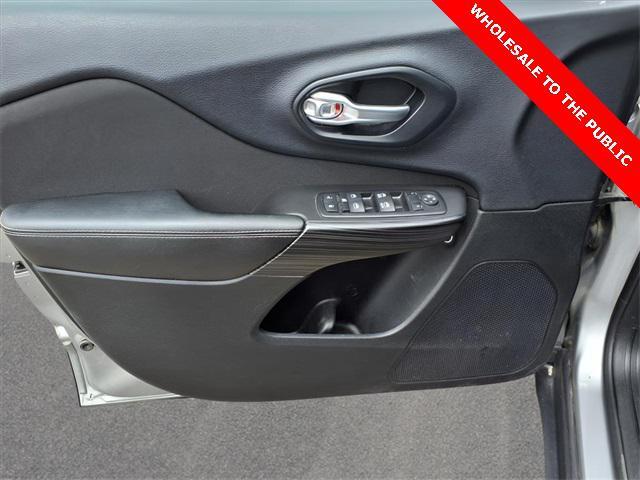 used 2015 Jeep Cherokee car, priced at $7,000