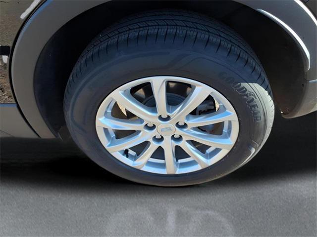 used 2023 Cadillac XT4 car, priced at $28,000