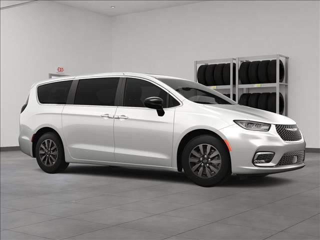 new 2025 Chrysler Pacifica Hybrid car, priced at $42,409