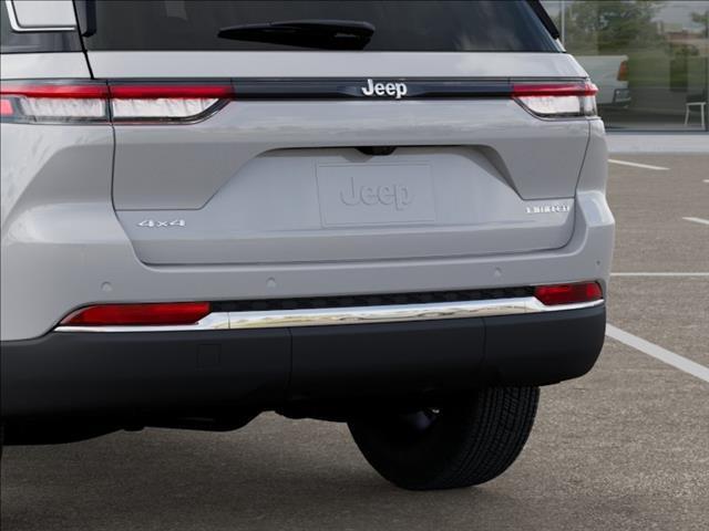 new 2025 Jeep Grand Cherokee car, priced at $44,214