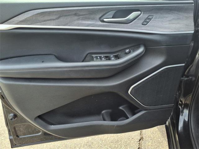 used 2021 Jeep Grand Cherokee L car, priced at $25,000