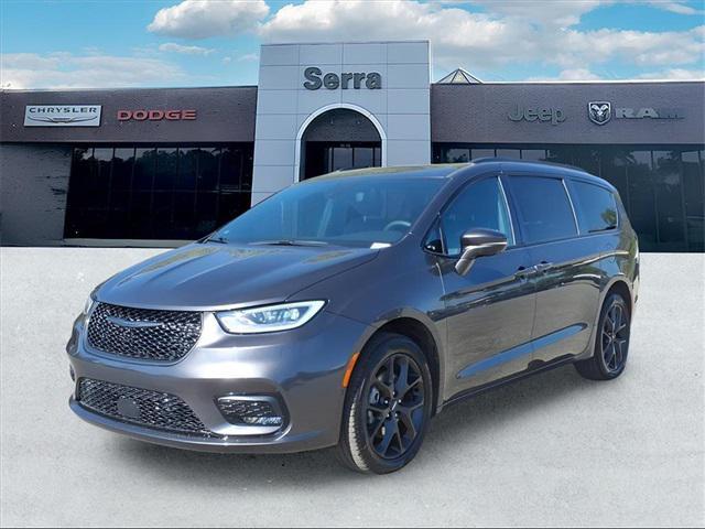 used 2022 Chrysler Pacifica car, priced at $30,000