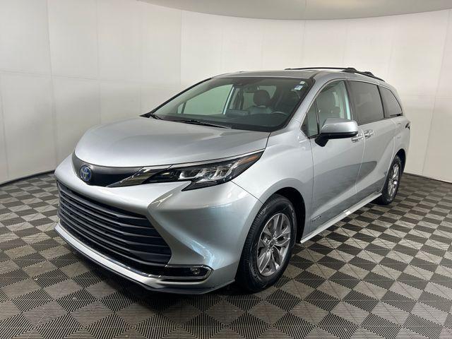 used 2021 Toyota Sienna car, priced at $38,632