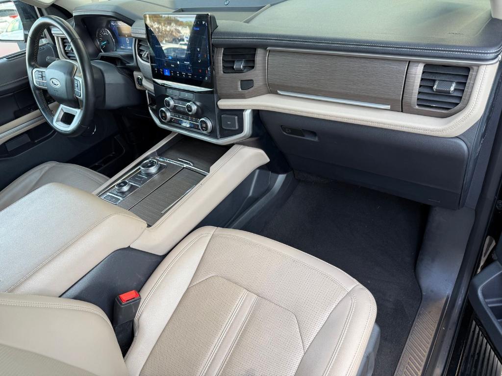 used 2024 Ford Expedition car, priced at $52,172
