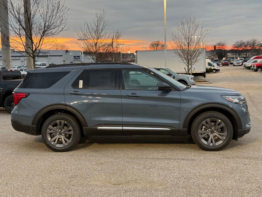 new 2025 Ford Explorer car, priced at $49,095