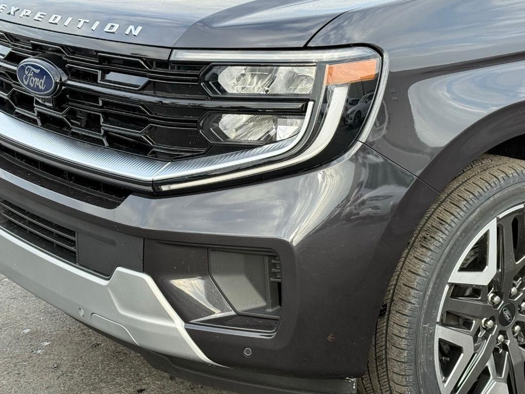 new 2025 Ford Expedition car, priced at $90,830