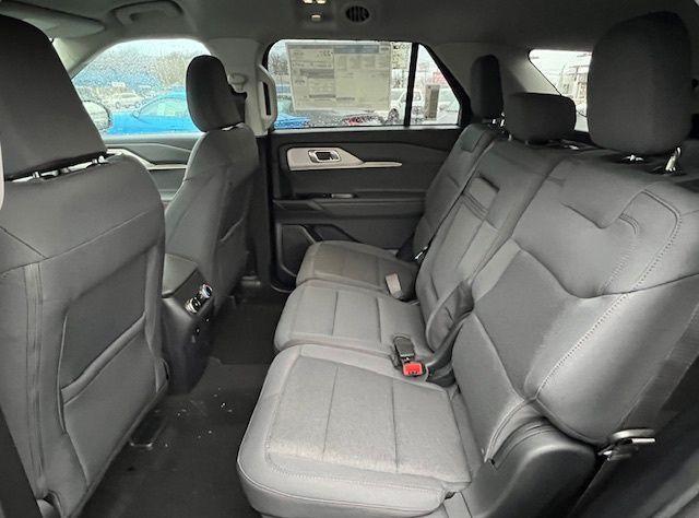 new 2025 Ford Explorer car