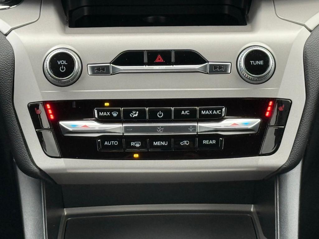 used 2024 Ford Explorer car, priced at $33,811