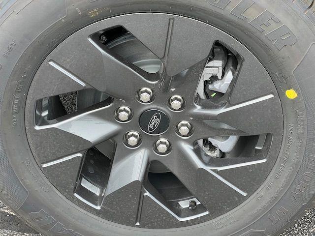 new 2025 Ford F-150 Lightning car