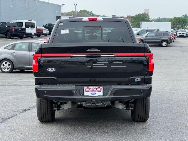 new 2025 Ford F-150 Lightning car