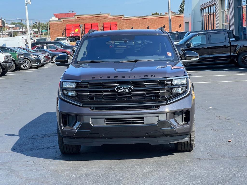 new 2025 Ford Expedition Max car, priced at $83,010