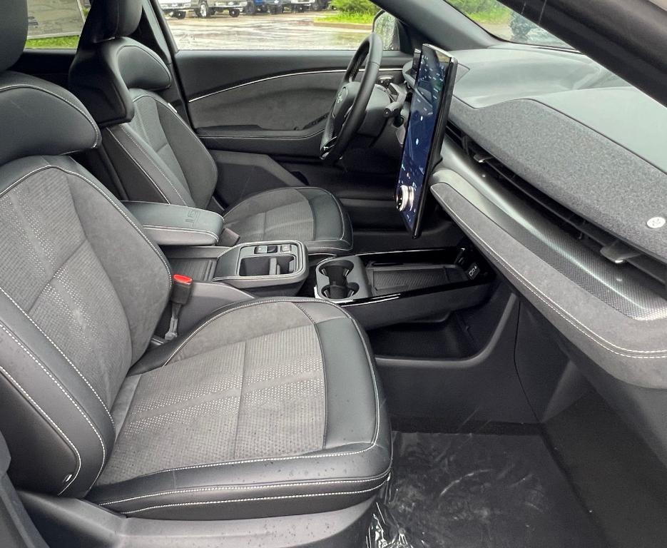 new 2025 Ford Mustang Mach-E car