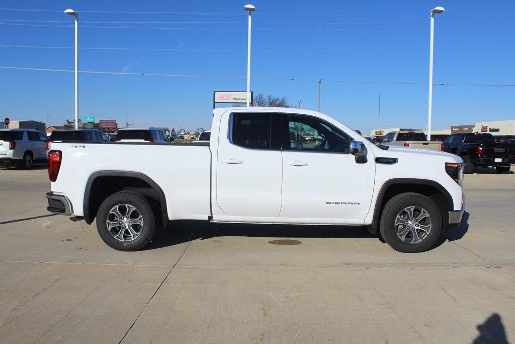 new 2025 GMC Sierra 1500 car, priced at $52,101