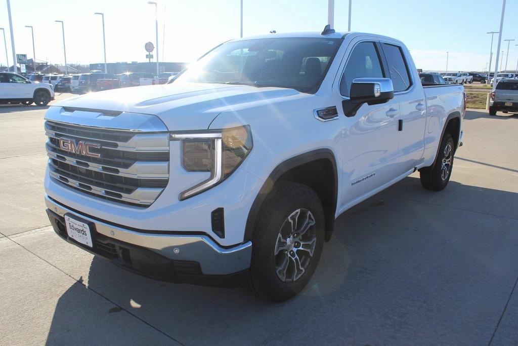 new 2025 GMC Sierra 1500 car, priced at $52,101