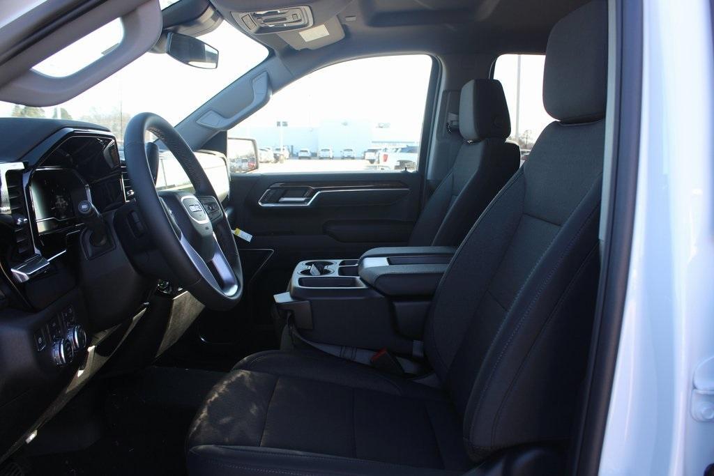 new 2025 GMC Sierra 1500 car, priced at $52,101