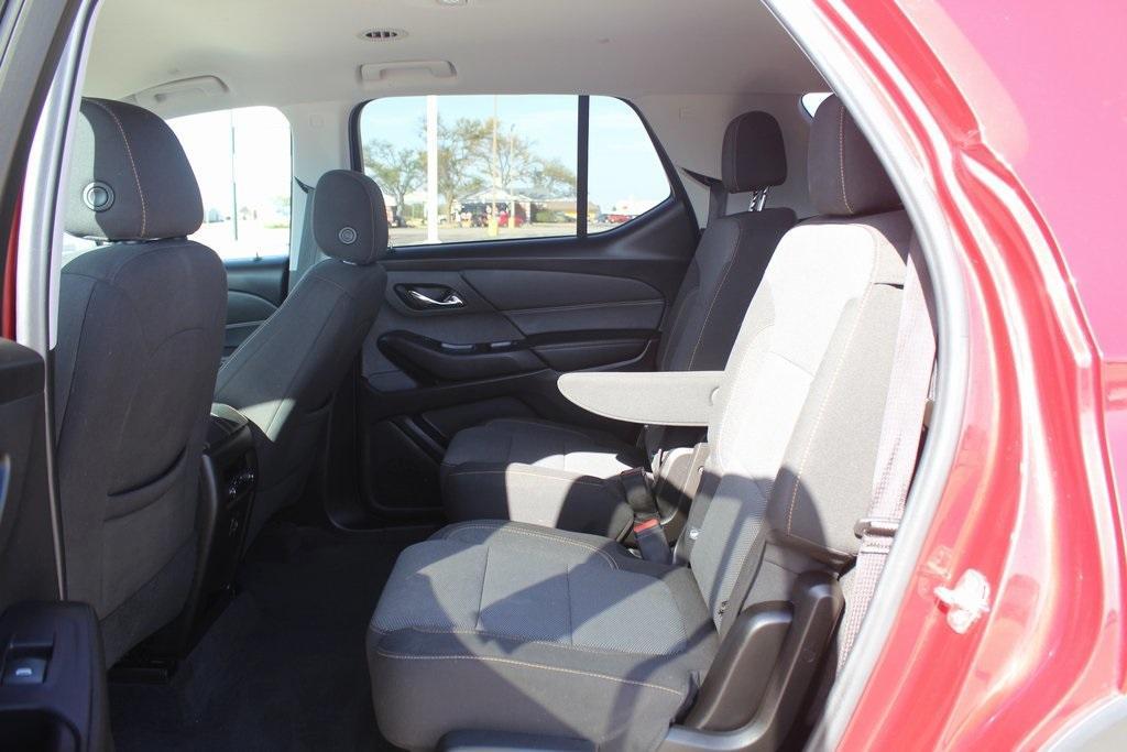 used 2021 Chevrolet Traverse car, priced at $24,990