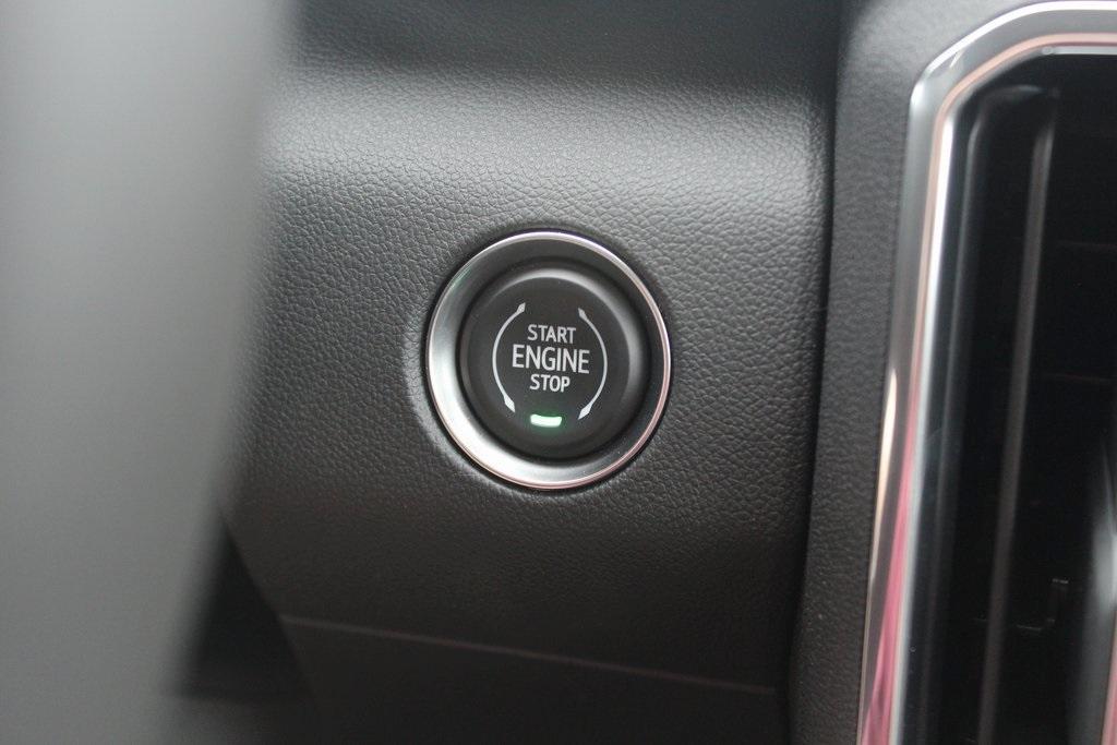 new 2025 GMC Acadia car, priced at $48,595