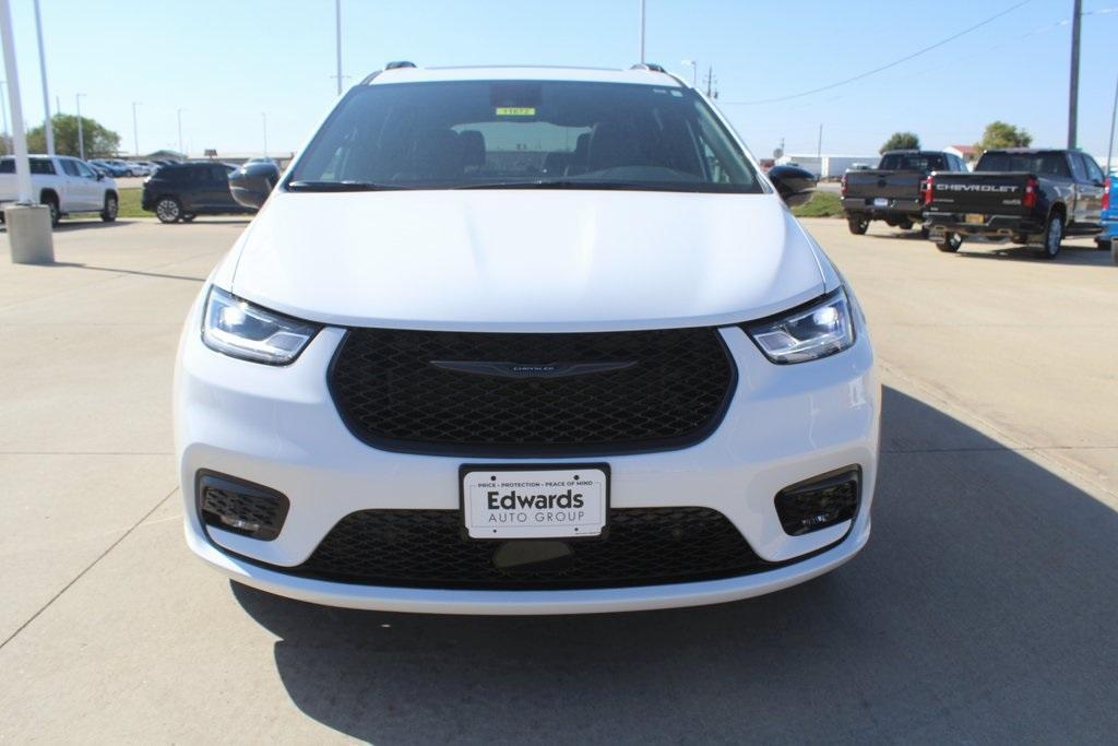 new 2026 Chrysler Pacifica car, priced at $54,177