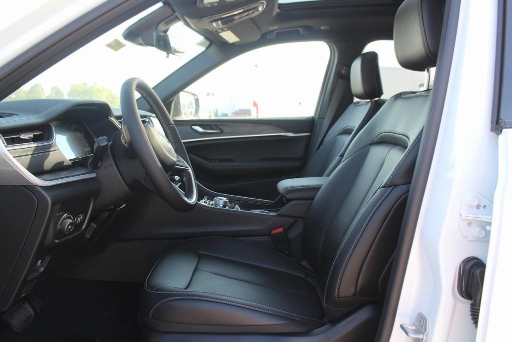 new 2025 Jeep Grand Cherokee L car, priced at $53,977