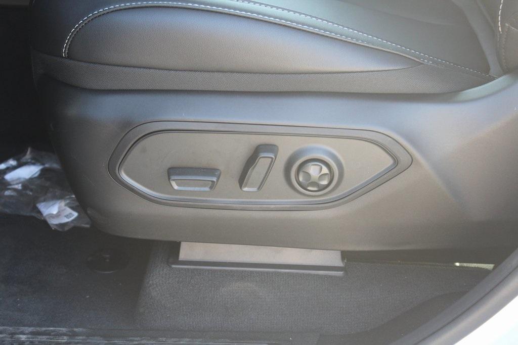 new 2025 Jeep Grand Cherokee L car, priced at $53,977