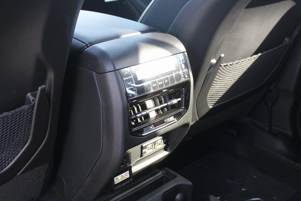 new 2025 Jeep Grand Cherokee L car, priced at $53,977