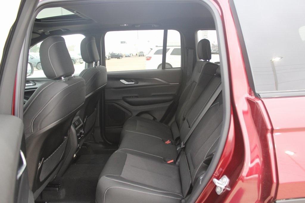 new 2025 Jeep Grand Cherokee car, priced at $42,789