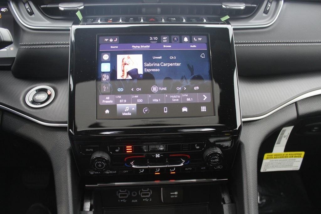 new 2025 Jeep Grand Cherokee car, priced at $41,789