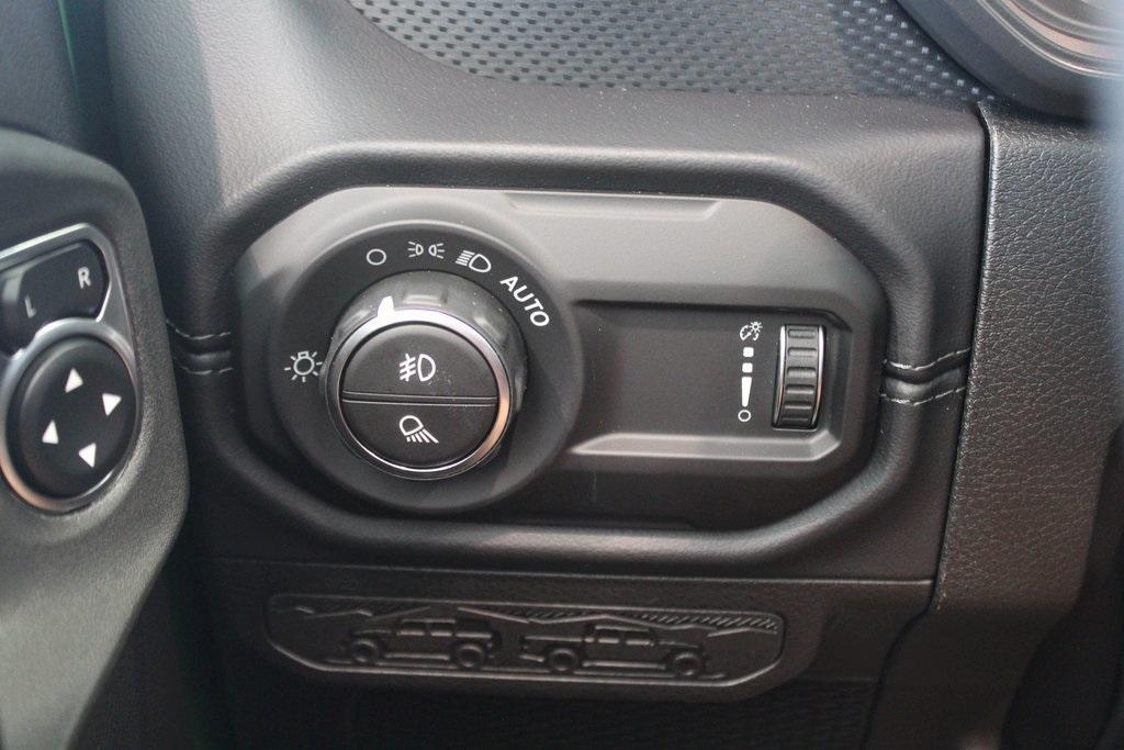 new 2025 Jeep Gladiator car, priced at $52,105