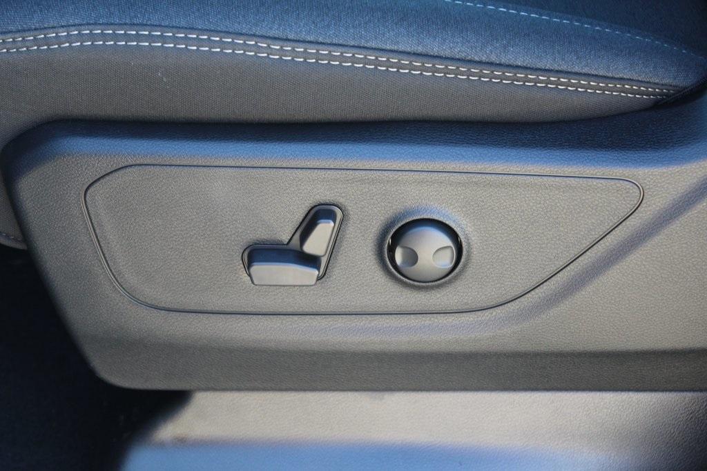 new 2025 Ram 1500 car, priced at $51,877