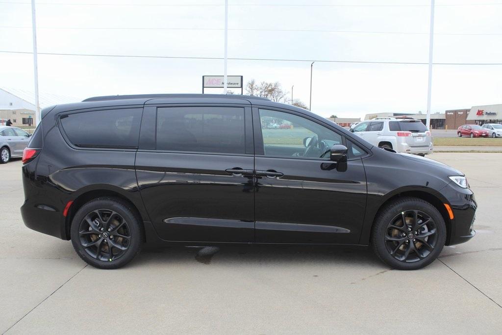 new 2026 Chrysler Pacifica car, priced at $54,191