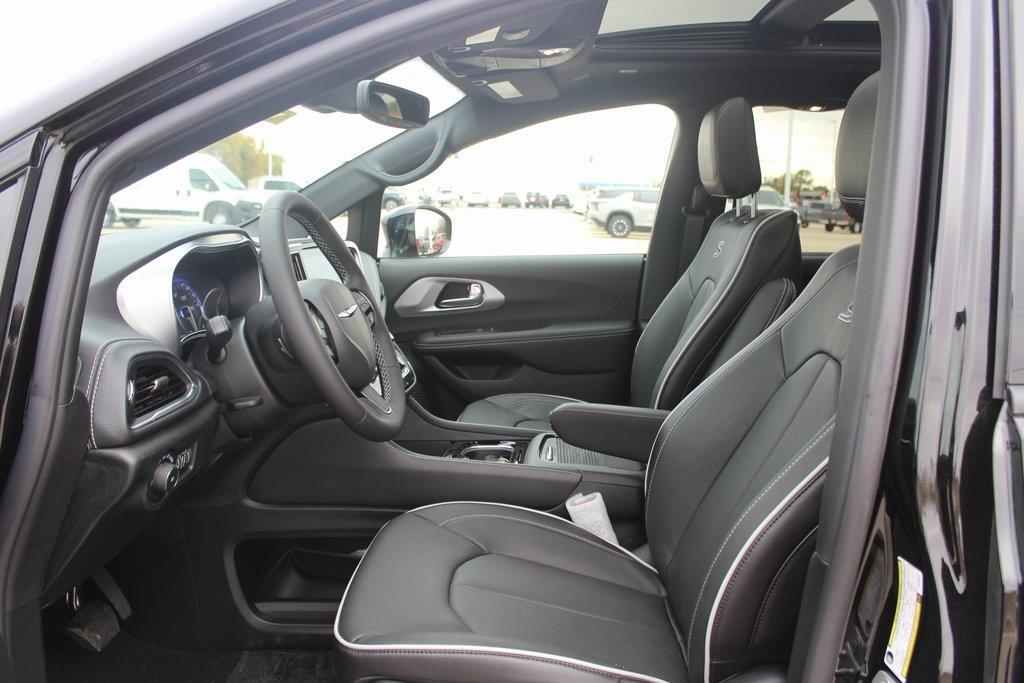 new 2026 Chrysler Pacifica car, priced at $54,191