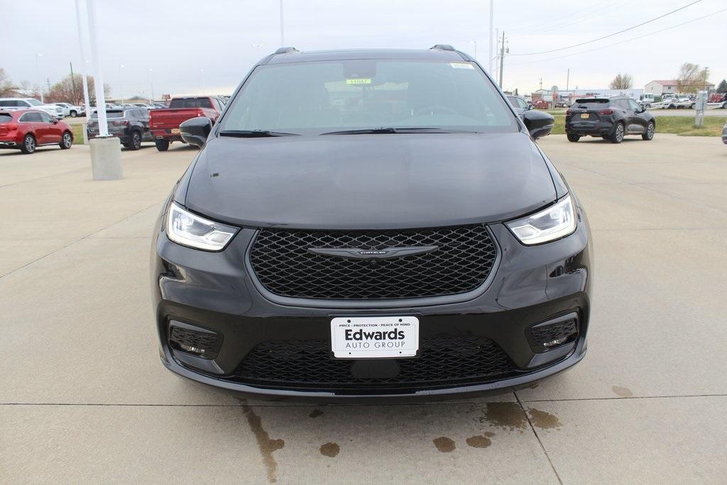 new 2026 Chrysler Pacifica car, priced at $54,191