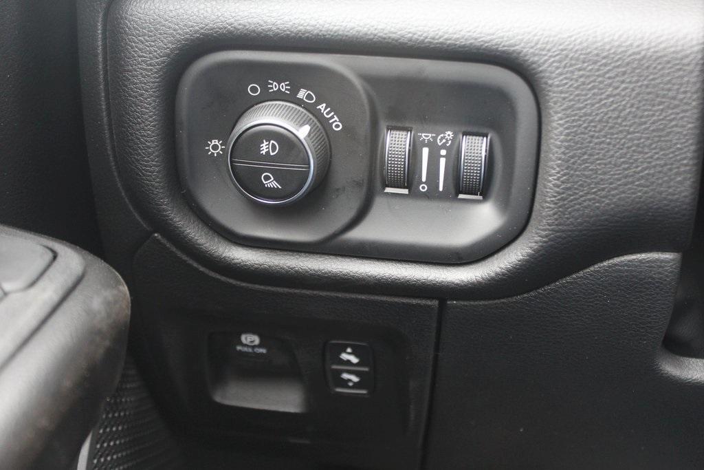 new 2025 Ram 1500 car, priced at $45,798