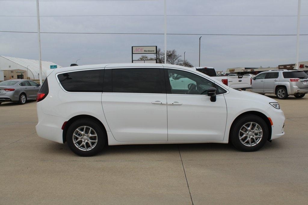 new 2026 Chrysler Pacifica car, priced at $42,567