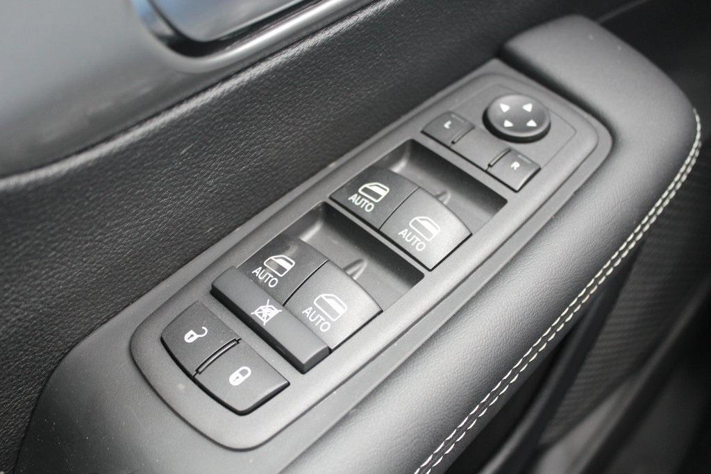 new 2026 Chrysler Pacifica car, priced at $42,567