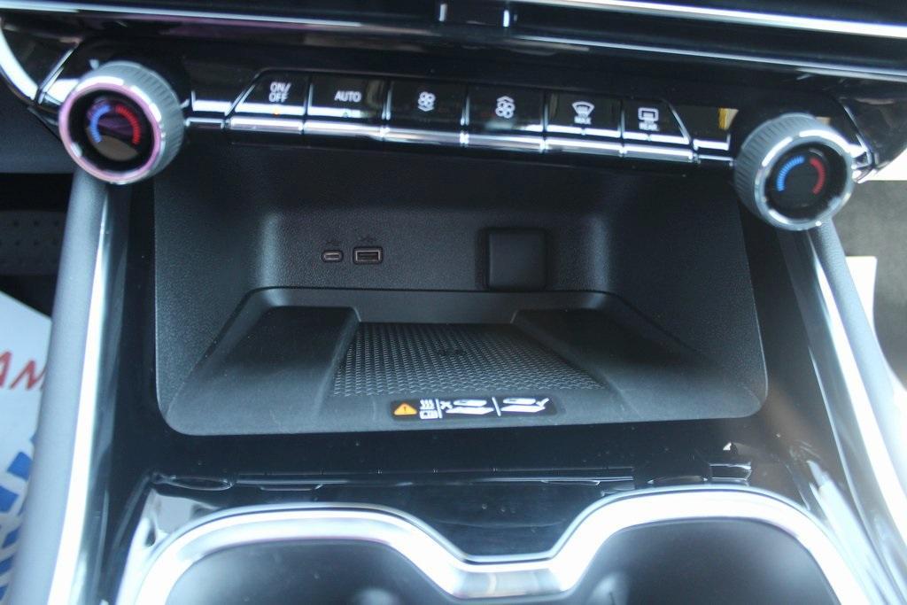 new 2025 Chevrolet Traverse car, priced at $46,190