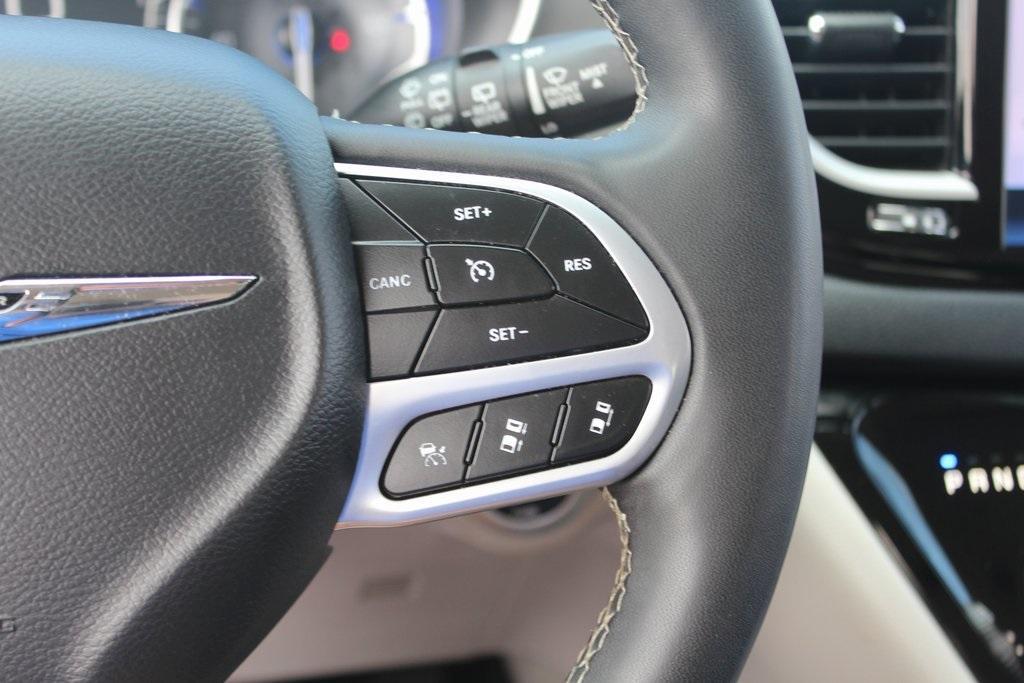 used 2023 Chrysler Pacifica car, priced at $21,755